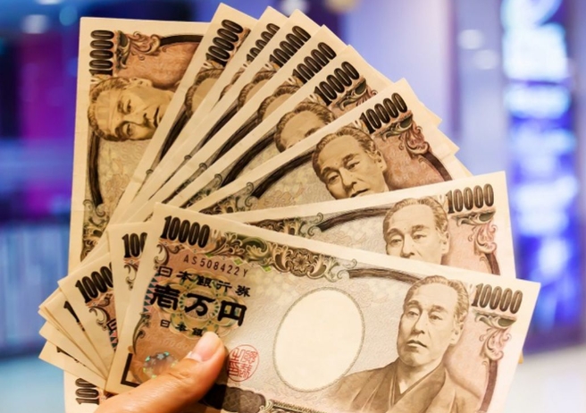 Read more about the article Yen Jepang Menguat, Belanja Barang Mewah Cartier dkk Langsung Melandai